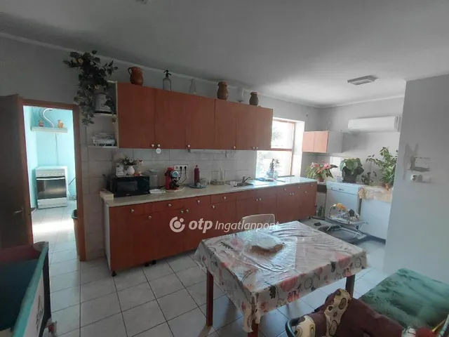 Eladó ház Pusztamonostor 81 nm