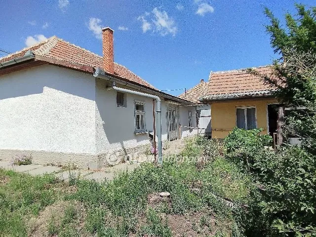 Eladó ház Alattyán 60 nm