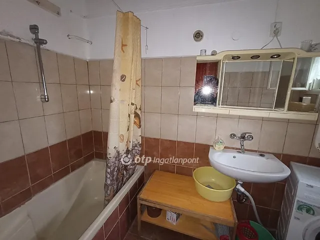 Eladó ház Jászapáti 180 nm