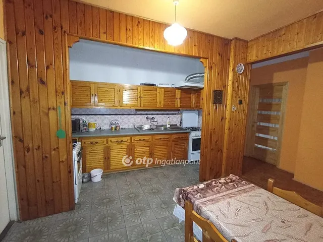 Eladó ház Jászapáti 180 nm