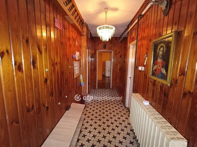 Eladó ház Jászapáti 180 nm