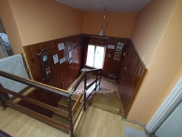 Eladó ház Jászapáti 180 nm