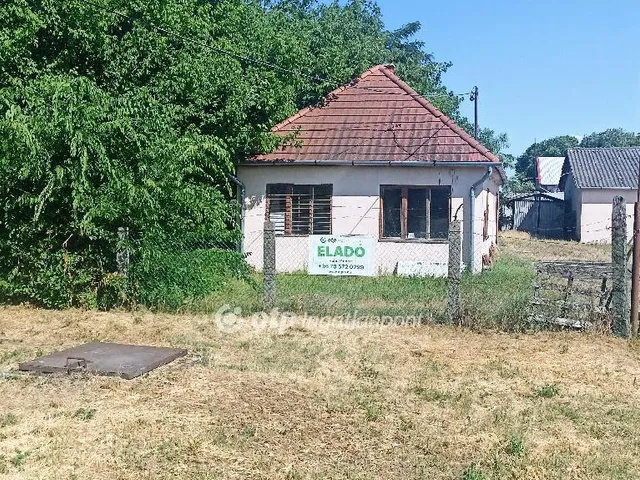 Eladó kereskedelmi és ipari ingatlan Tóalmás 290 nm