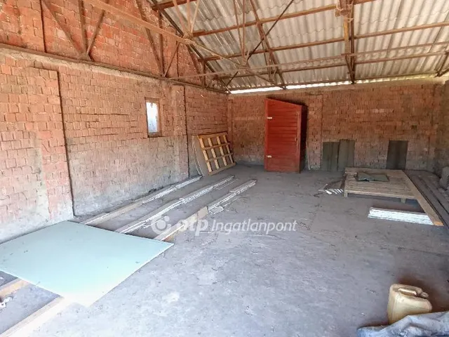 Eladó kereskedelmi és ipari ingatlan Tóalmás 290 nm