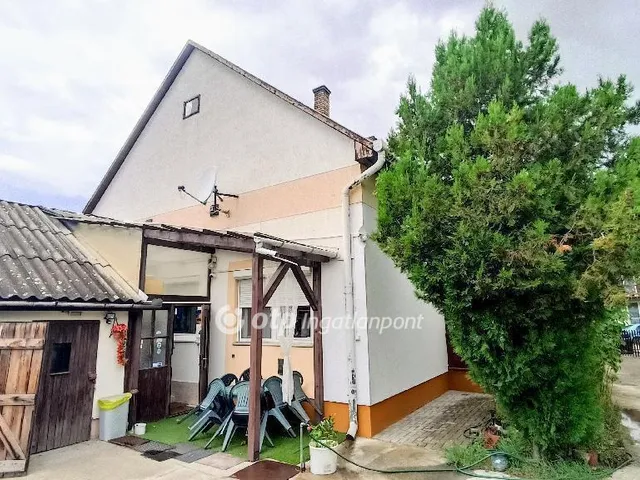 Eladó ház Jászárokszállás 196 nm