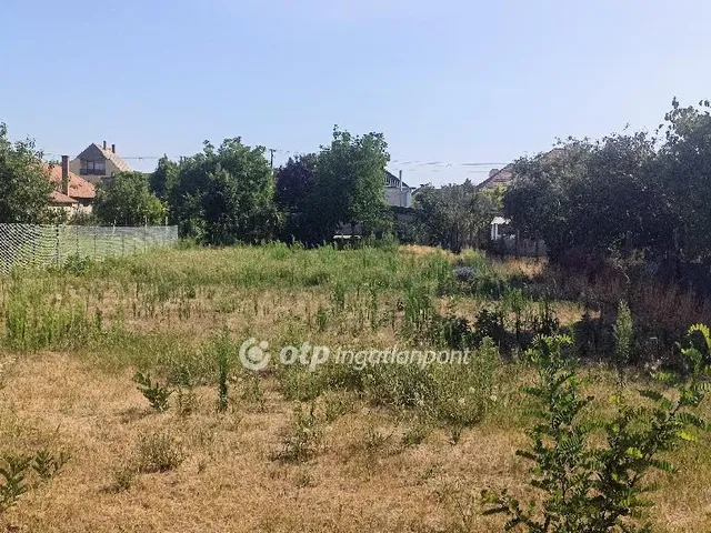 Eladó telek Nagykáta 674 nm