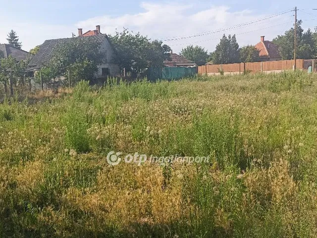 Eladó telek Nagykáta 674 nm