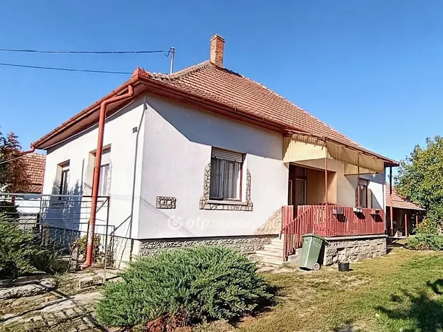 Eladó ház Jászkisér 87 nm