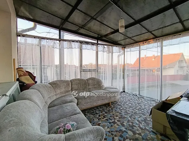 Eladó ház Jászfényszaru 220 nm