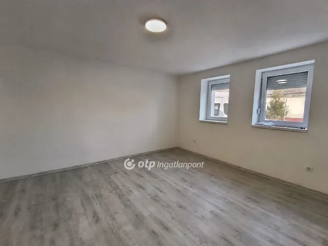 Eladó ház Jászfényszaru 70 nm