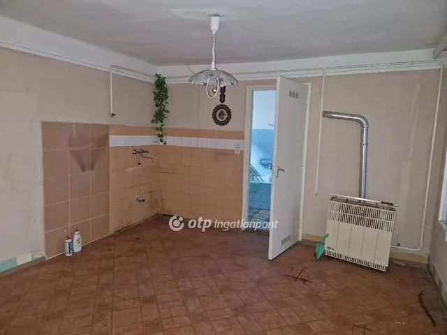 Eladó ház Tápiószele 75 nm