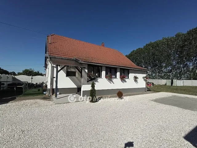 Eladó ház Jászfényszaru 127 nm
