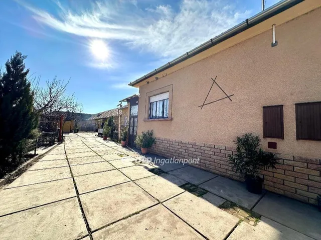 Eladó ház Cegléd 218 nm