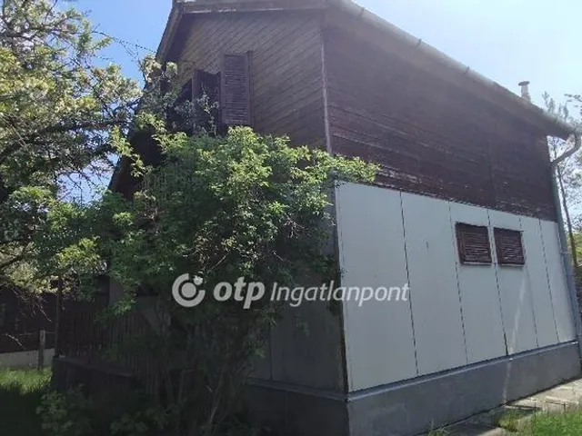 Eladó nyaraló Jászárokszállás 71 nm