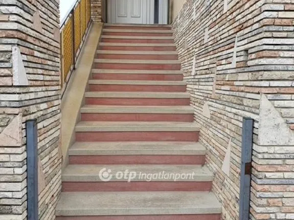 Eladó ház Tóalmás 175 nm