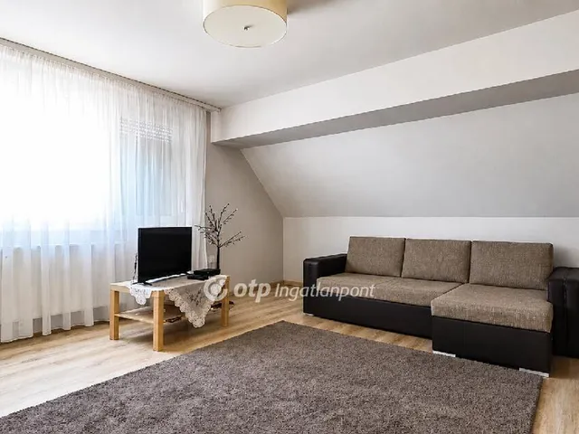 Eladó ház Jászfényszaru 157 nm