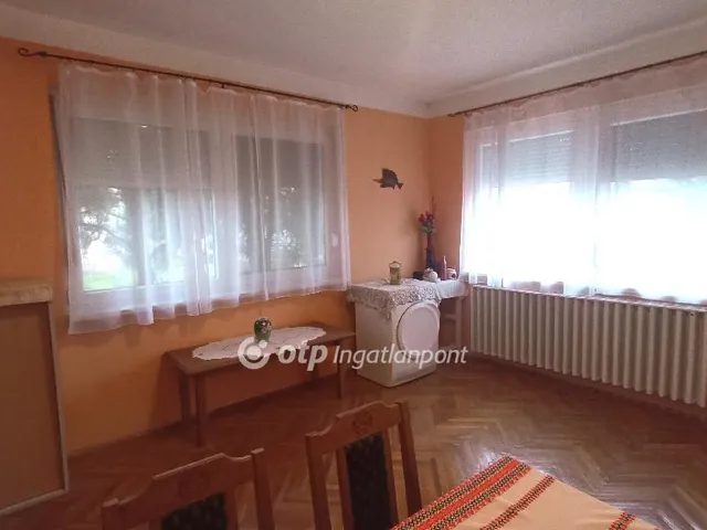 Eladó ház Jászfényszaru 120 nm
