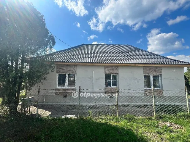 Eladó ház Újszász 79 nm