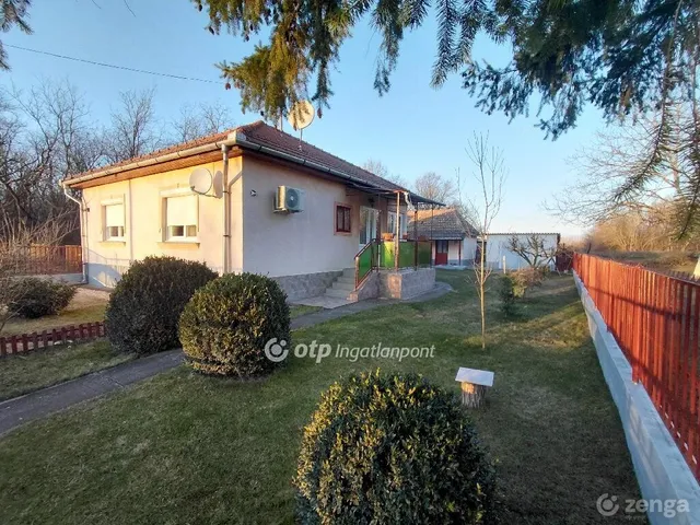 Eladó nyaraló Jászberény 71 nm