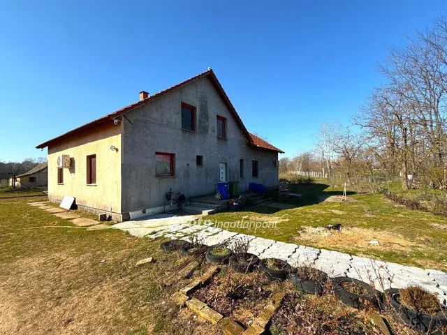 Eladó nyaraló Cegléd 129 nm