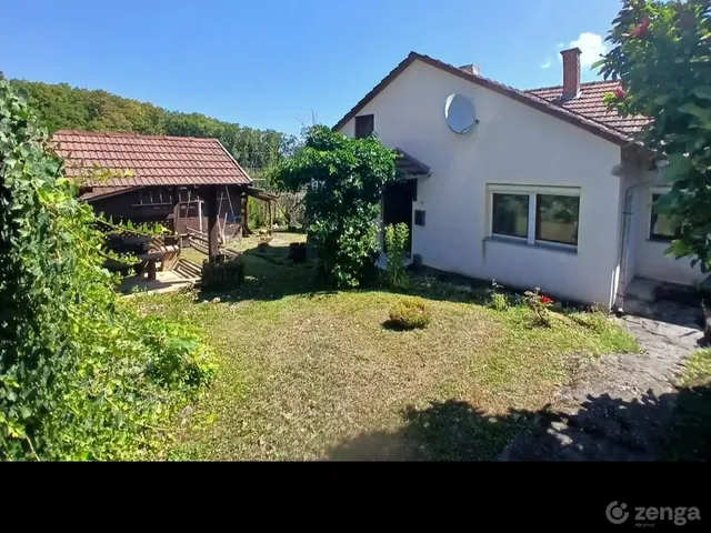 Eladó ház Lovászi, Lakótelep utca 15/2. 76 nm