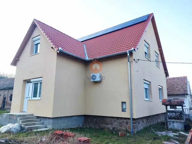 Eladó ház Aranyosgadány 240 nm