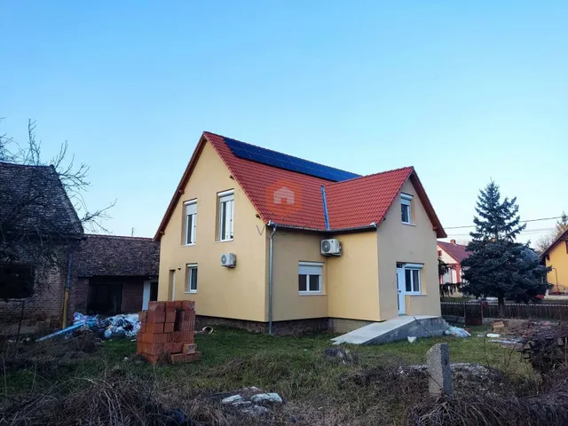 Eladó ház Aranyosgadány 240 nm