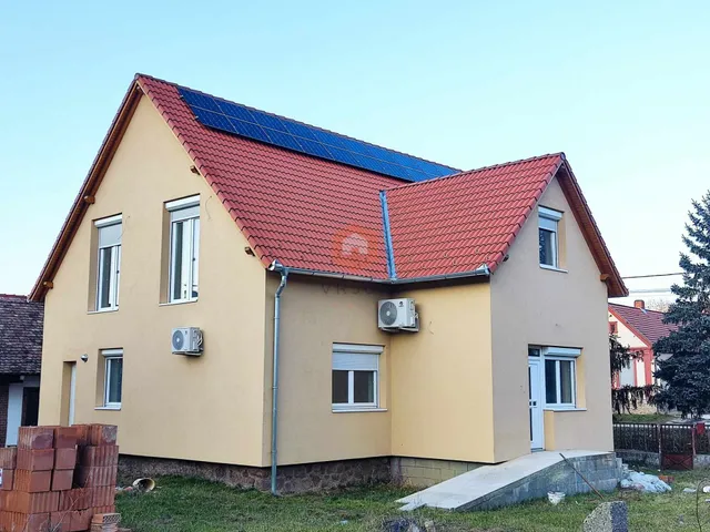 Eladó ház Aranyosgadány 240 nm