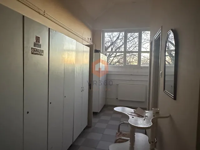 Kiadó kereskedelmi és ipari ingatlan Pécs, Bolgárkert 250 nm