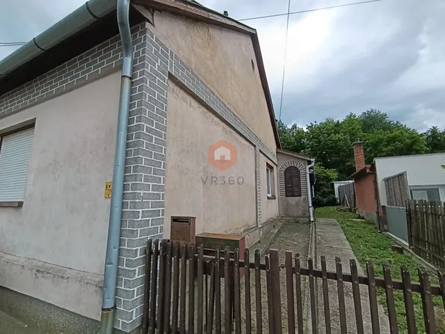 Eladó ház Komló 112 nm