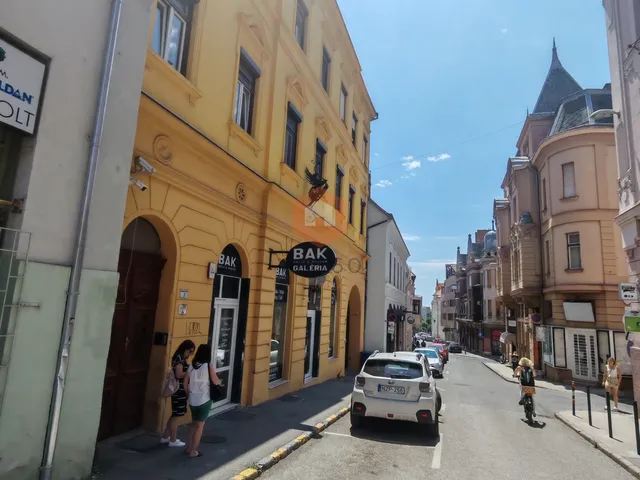 Kiadó lakás Pécs, Belváros 70 nm