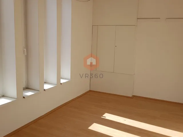 Kiadó kereskedelmi és ipari ingatlan Pécs, Ispitaalja, Megyeri út 16 nm