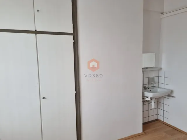 Kiadó kereskedelmi és ipari ingatlan Pécs, Ispitaalja, Megyeri út 13 nm