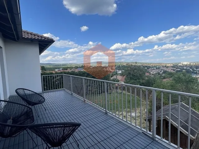 Eladó ház Pécs, Tettye 250 nm
