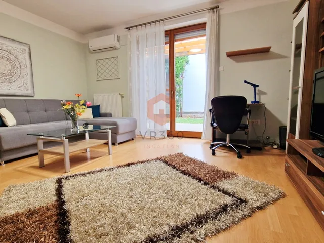 Kiadó lakás Pécs, Egyetemváros 40 nm
