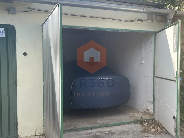 Eladó garázs Pécs, Egyetemváros, Petőfi utca 16 nm