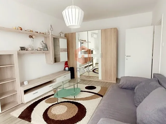 Kiadó lakás Pécs, Kertváros, Krisztina tér 36 nm