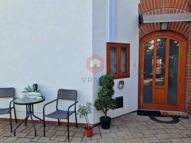 Eladó ház Pécs, Hird 275 nm