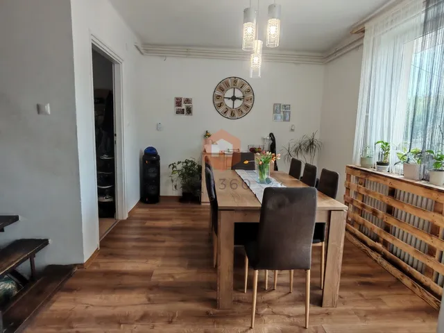Eladó ház Pécs, Vasas 160 nm