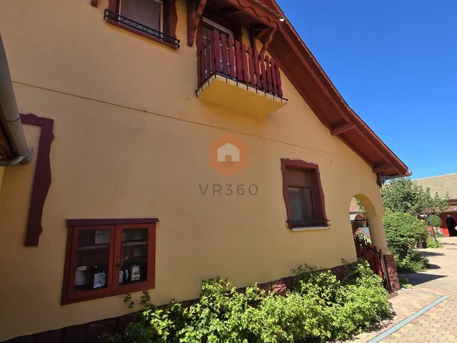 Eladó ház Szászvár 250 nm