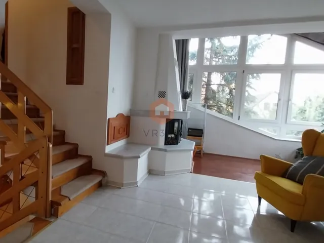 Eladó lakás Pécs, Szkókó 124 nm