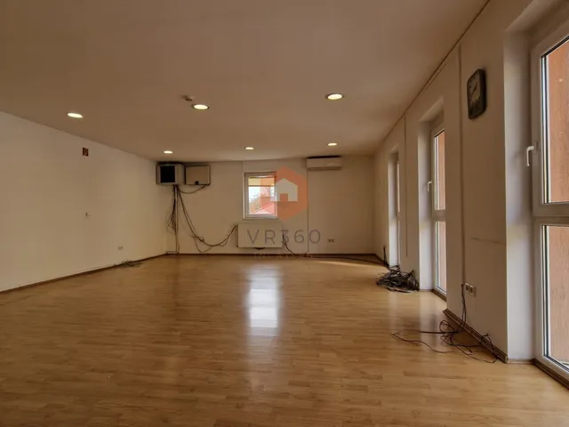 Kiadó kereskedelmi és ipari ingatlan Pécs, Belváros, Mártírok útja 40 nm