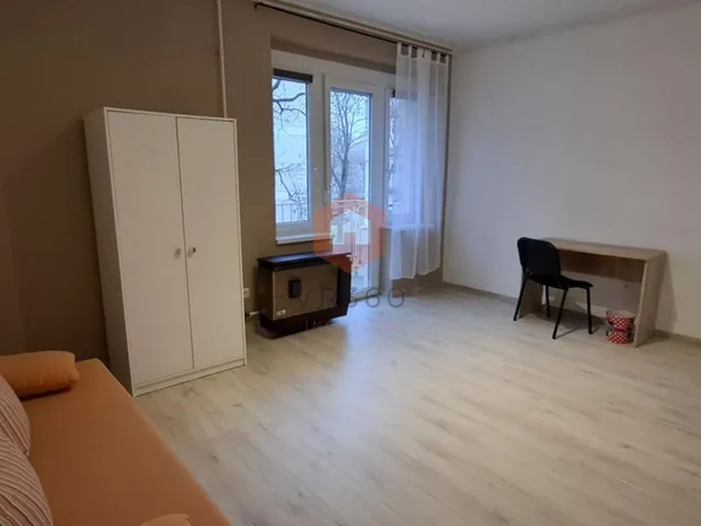 Kiadó lakás Pécs, Egyetemváros, Hajnóczy út 37 nm