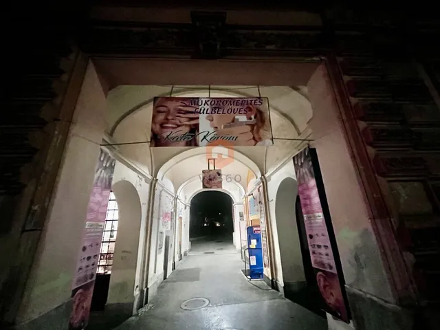 Eladó kereskedelmi és ipari ingatlan Pécs, Belváros, Rákóczi út 44 nm