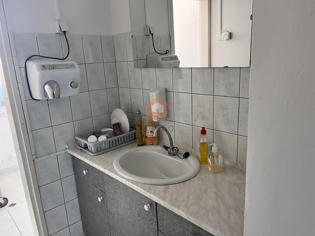 Kiadó kereskedelmi és ipari ingatlan Pécs, Uránváros 15 nm