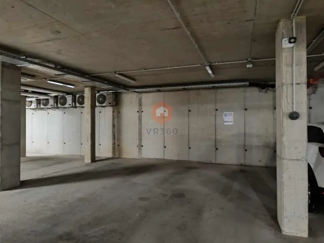 Kiadó garázs Pécs, Belváros 20 nm