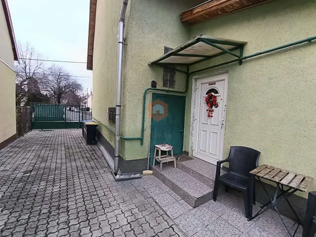 Eladó ház Budapest XVI. kerület, Sashalom, Margit utca 248 nm