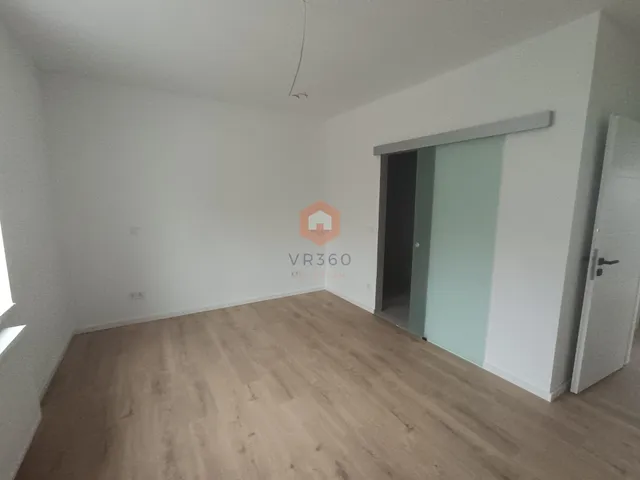 Eladó lakás Pécs, Budai városrész, Hársfa út 160 nm