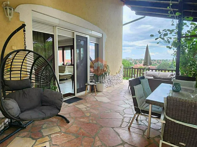 Eladó ház Pécs, Mecsekoldal 360 nm