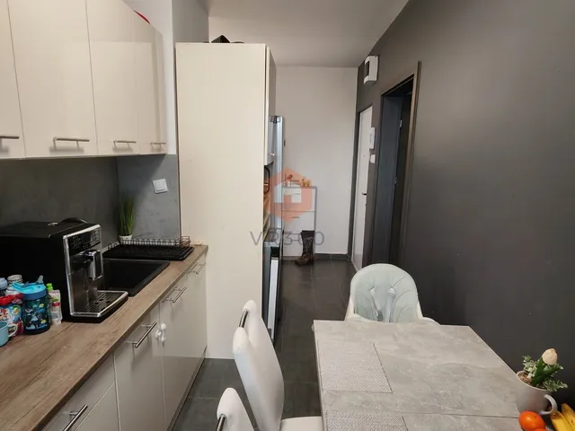 Eladó lakás Komló 56 nm